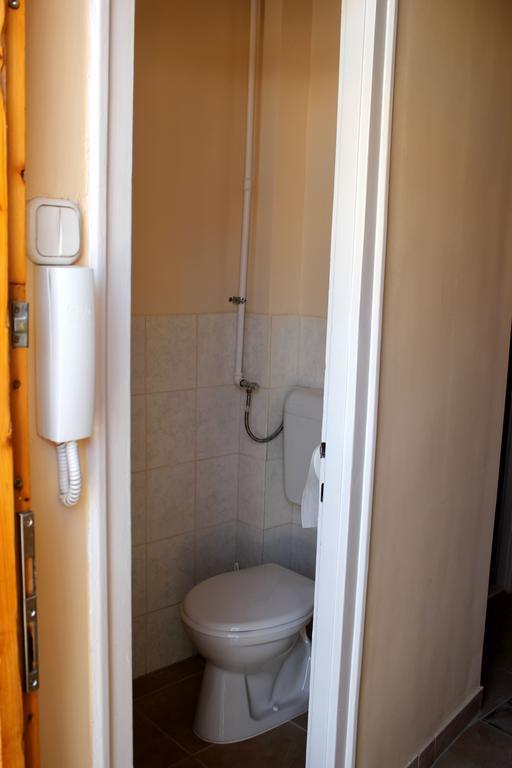 Veva Apartman - Eger Maganszallashely Екстер'єр фото