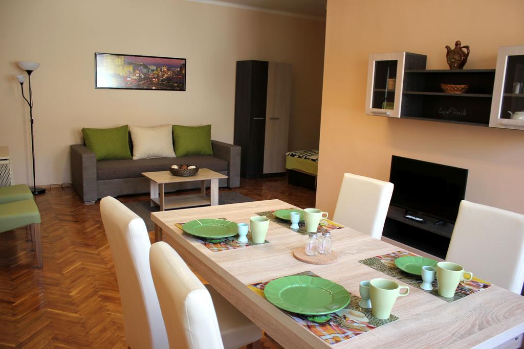 Veva Apartman - Eger Maganszallashely Екстер'єр фото