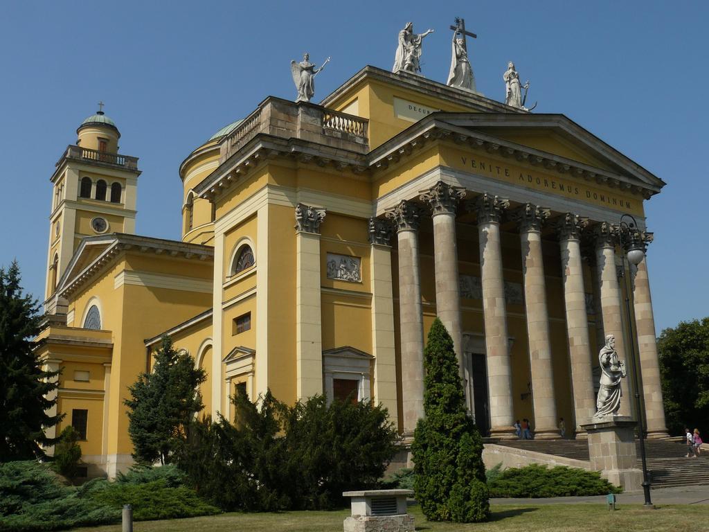 Veva Apartman - Eger Maganszallashely Екстер'єр фото